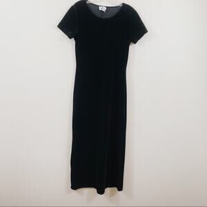 Vintage Velvet Black Maxi Short Sleeve Dress